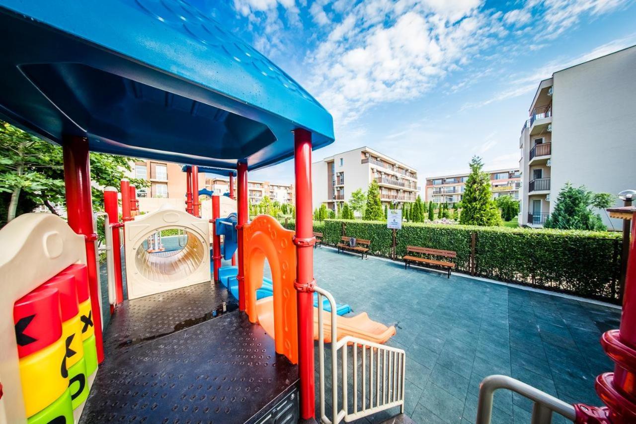 Holiday Fort Golf Club - Premium Apartments Slăntjev Brjag Exteriör bild