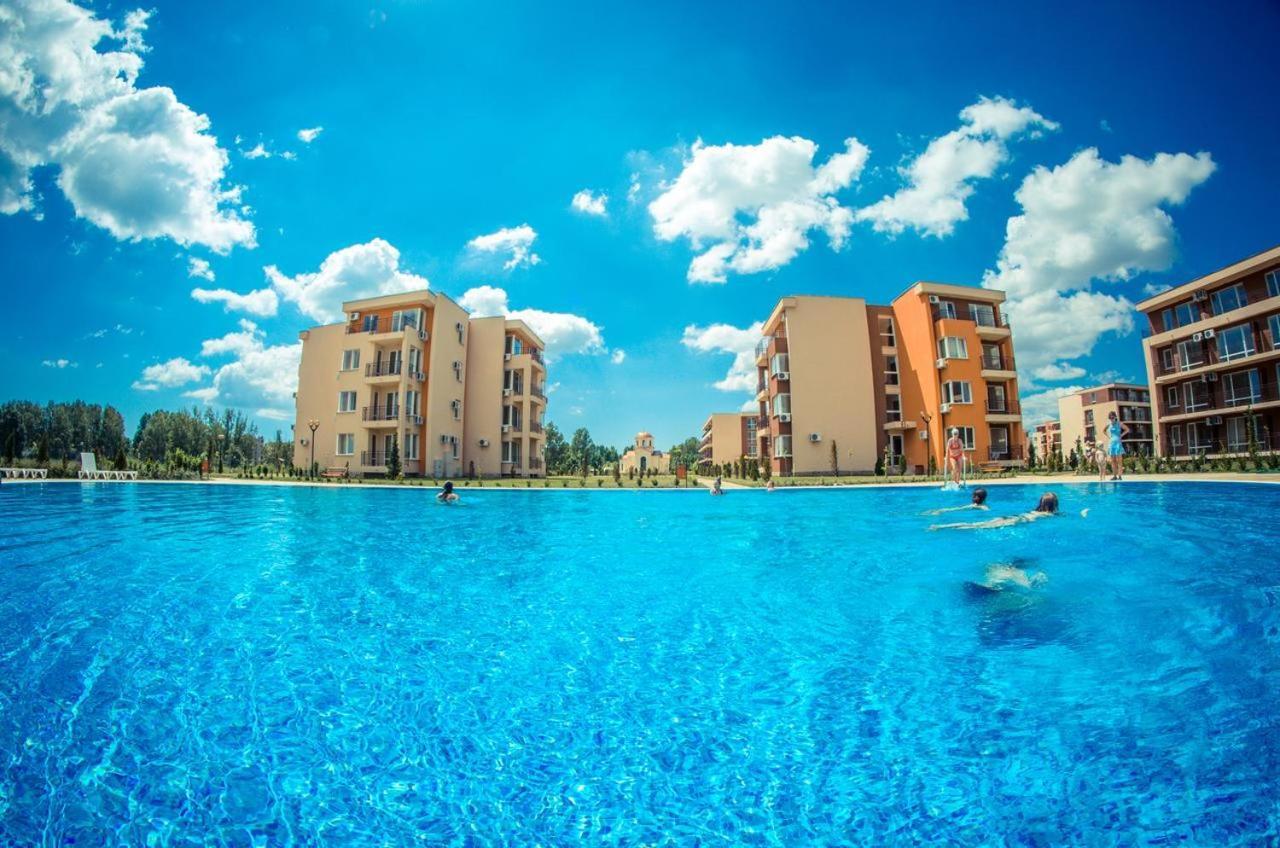 Holiday Fort Golf Club - Premium Apartments Slăntjev Brjag Exteriör bild
