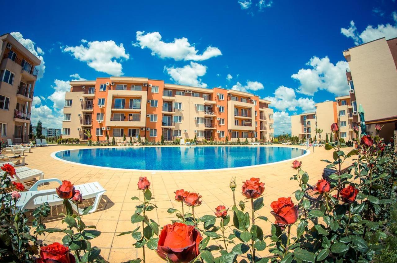 Holiday Fort Golf Club - Premium Apartments Slăntjev Brjag Exteriör bild