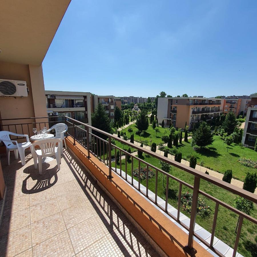 Holiday Fort Golf Club - Premium Apartments Slăntjev Brjag Exteriör bild
