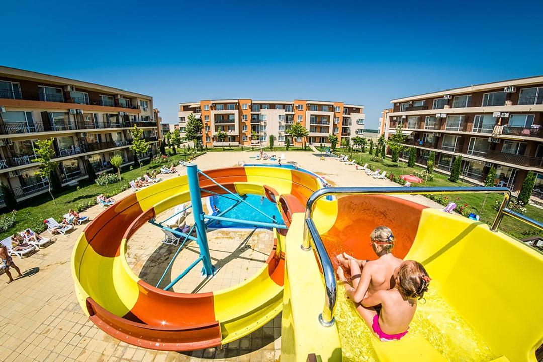 Holiday Fort Golf Club - Premium Apartments Slăntjev Brjag Exteriör bild